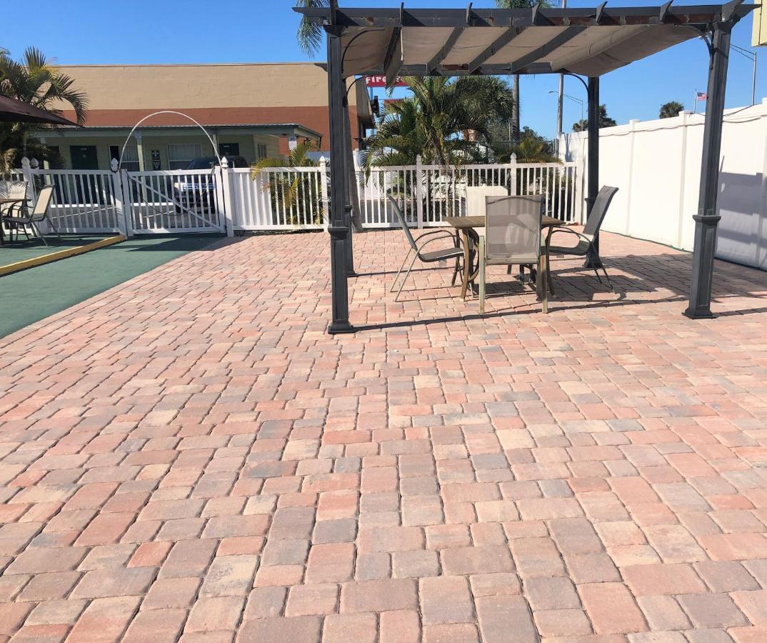 Sunshine Inn & Suites Venice, Florida Venice Gardens Exterior photo